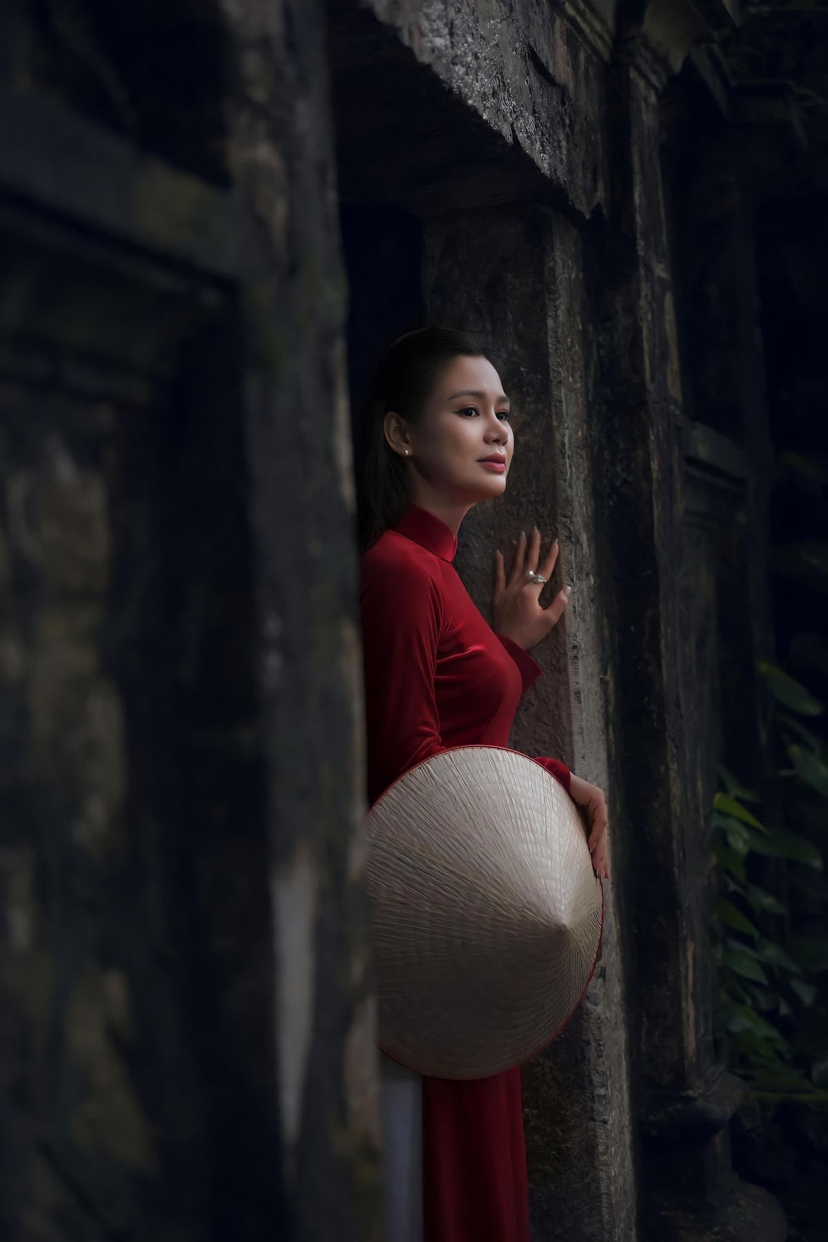 Diễn viên Huyền Sâm cho hay, làm vợ của Phó giám đốc Nhà hát khiến chị áp lực. 