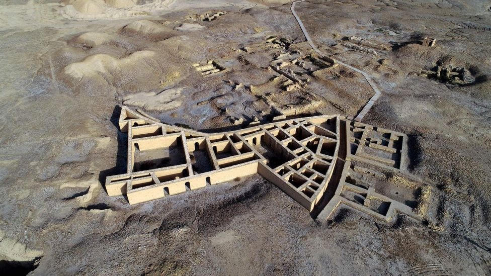 Câu trả lời của Iraq cho các kim tự tháp cổ đại