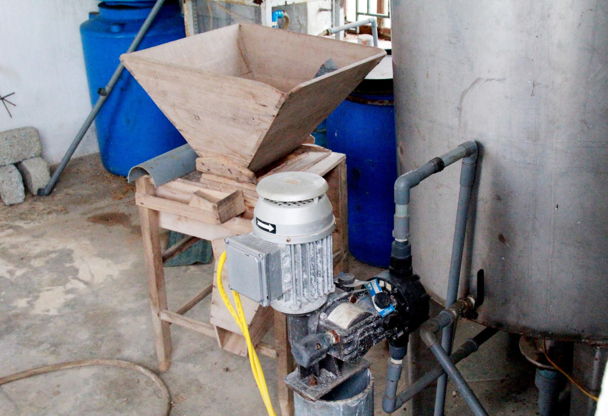 Phòng điều hành không sử dụng nhiều năm đã bốc mùi ẩm mốc.