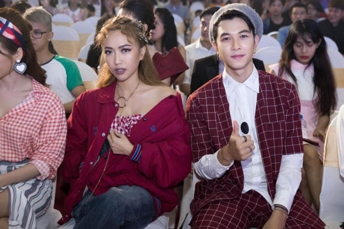 Không ít lần vướng tin đồn chia tay, cặp đôi chưa một lần lên tiếng đính chính. 