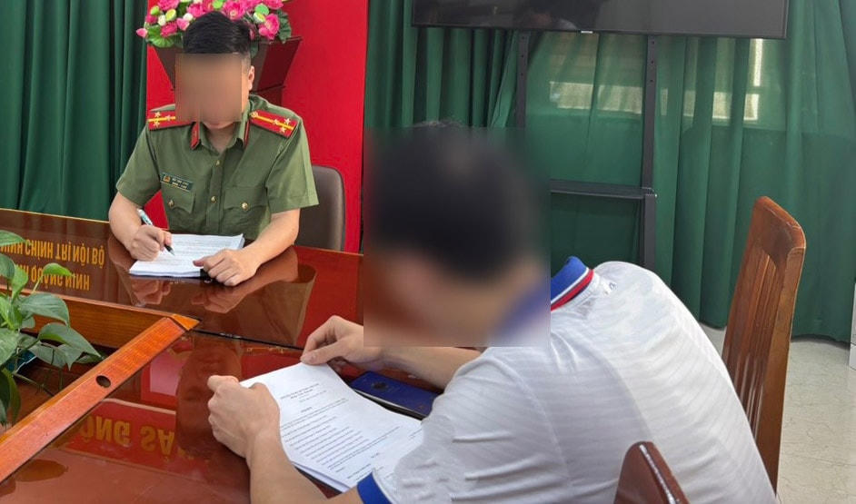 doi-tuong-lam-viec-tai-co-quan-cong-an (1)