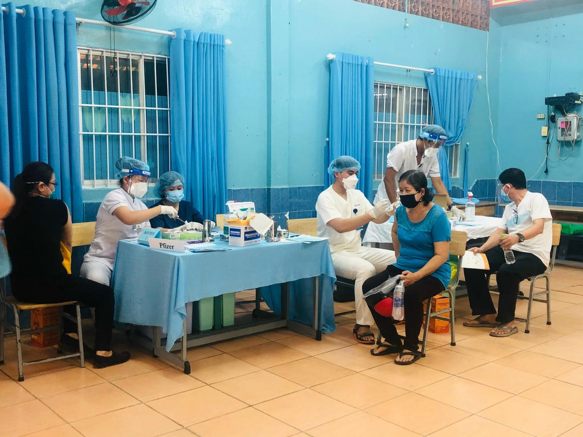 TP HCM đang tổ chức tiêm mũi nhắc lại đối với vaccine Covid-19.