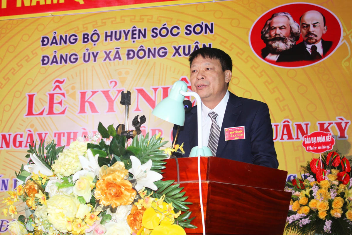 Ông Nguyễn Văn Quá, Bí thư Đảng ủy xã Đông Xuân phát biểu tại Lễ kỷ niệm.