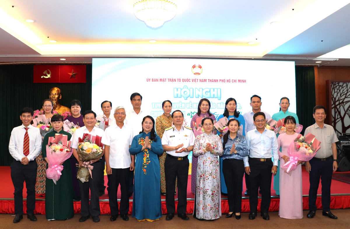 Các đại biểu tham gia tại chương trình.