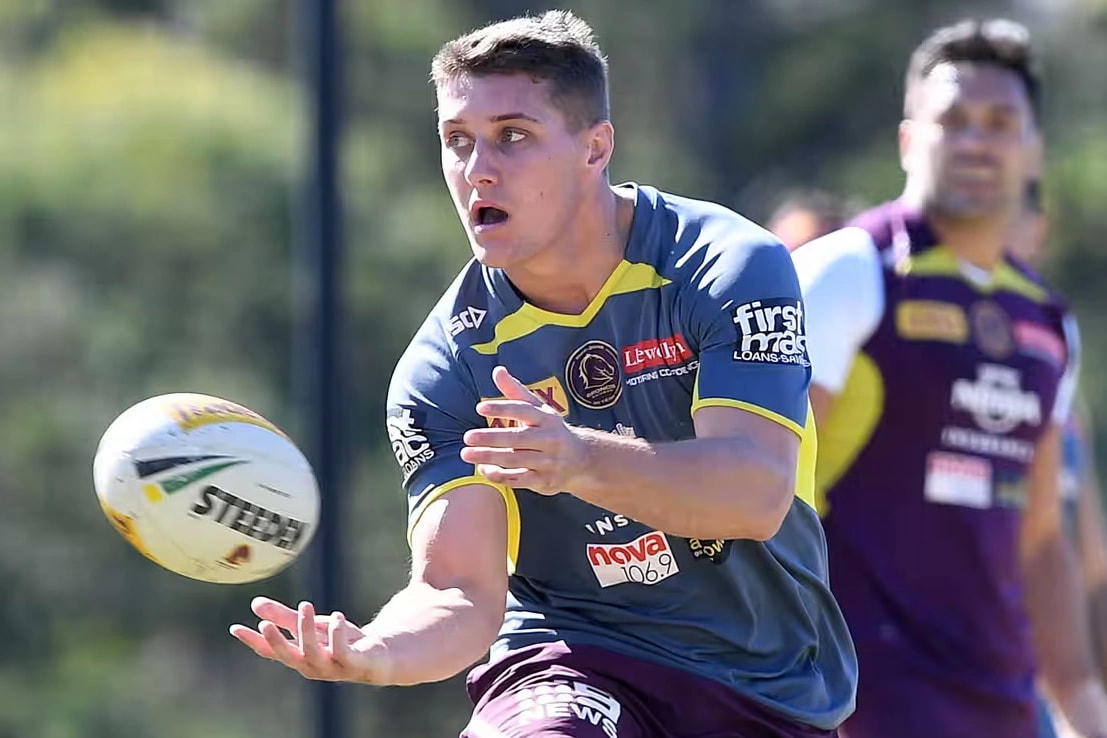 Ngôi sao bóng bầu dục qua đời vì tai nạn xe máy đêm Giáng sinh - 1 Ngôi sao bóng bầu dục qua đời vì tai nạn xe máy đêm Giáng sinh - 1