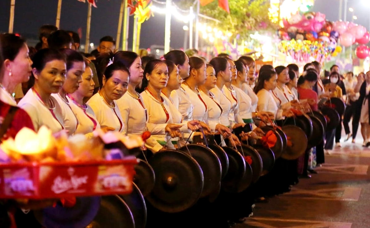 Hòa Bình: Khai trương phố đi bộ tại thành phố Hòa Bình