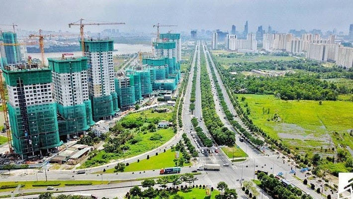Nhiều dự án bất động sản gặp khó do thiếu vốn.