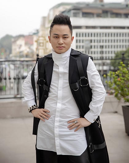 Ca sĩ Tùng Dương cũng rơi vào trường hợp tương tự. 