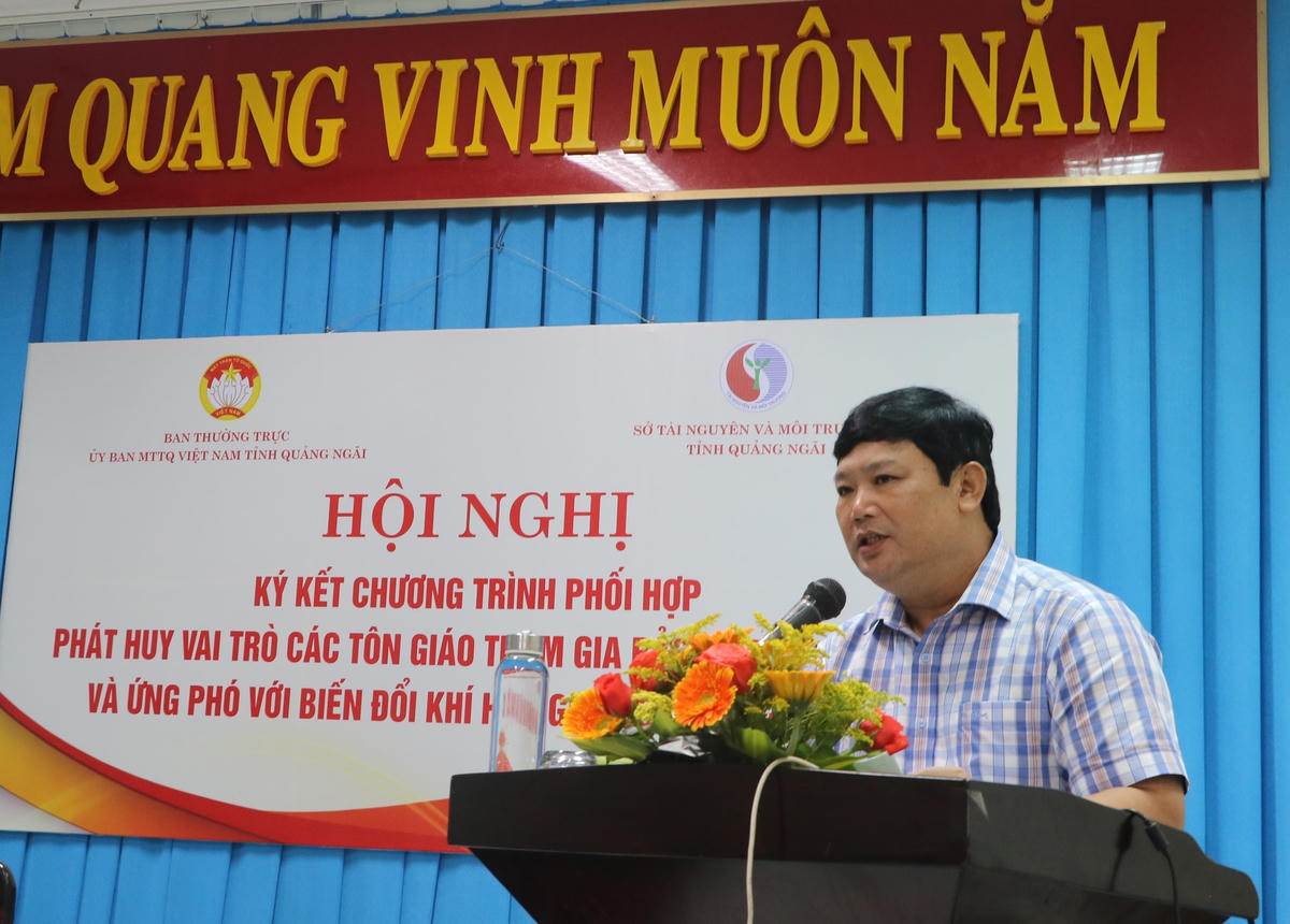 Ông Bùi Đức Thọ, Phó Chủ tịch Uỷ ban MTTQ Việt Nam tỉnh Quảng Ngãi phát biểu tại Hội nghị.
