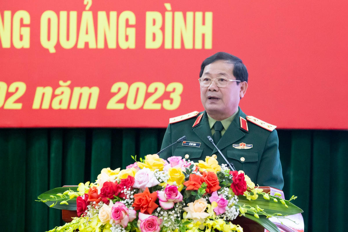 Thượng tướng Lê Huy Vịnh, Thứ trưởng Bộ Quốc phòng phát biểu khai mạc hội thảo.