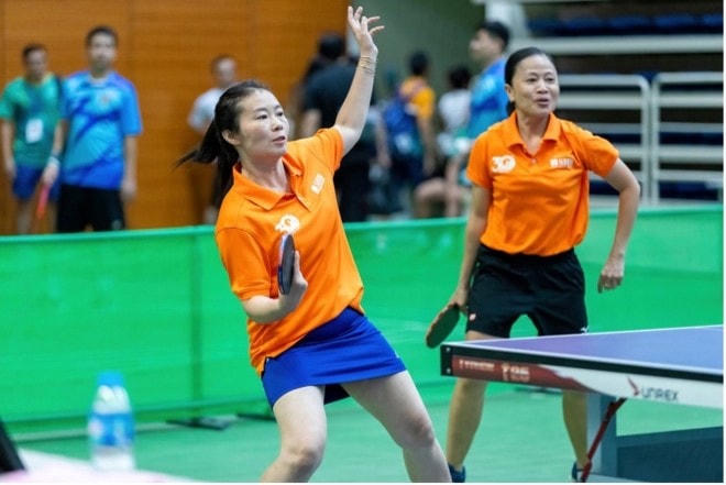 Các nữ vận động viên SHB tập trung thi đấu với quyết tâm cao độ.