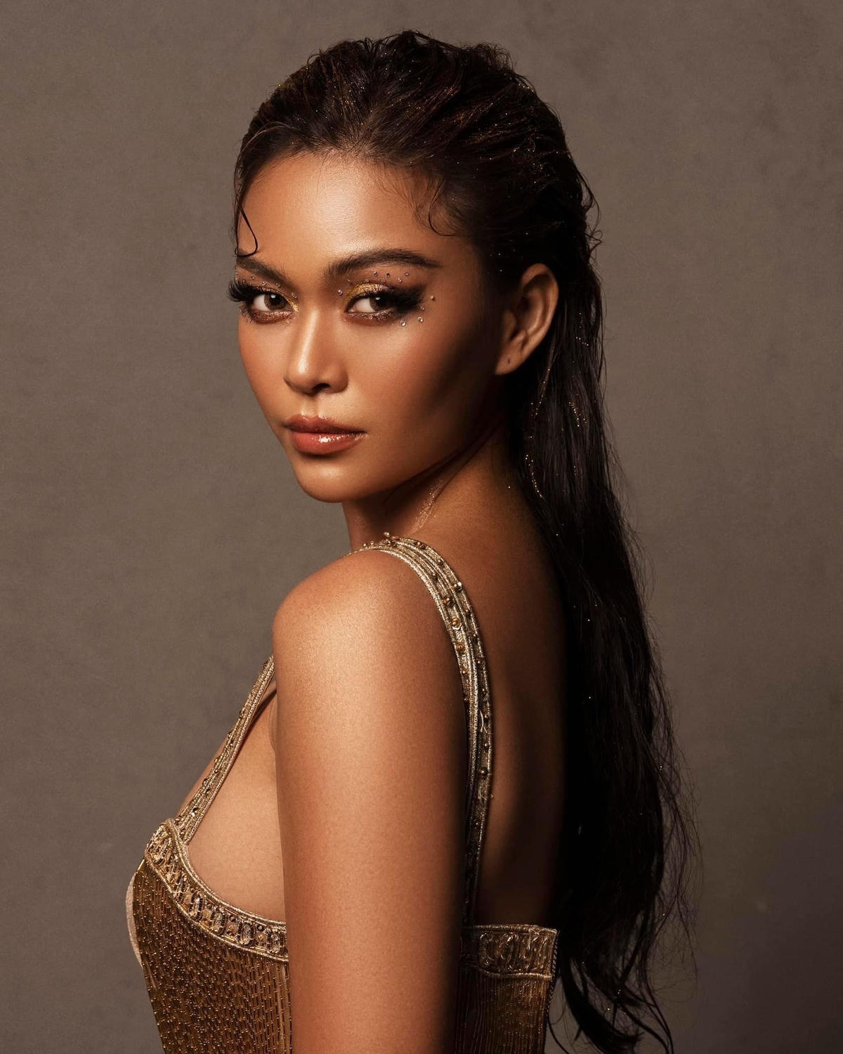 Mâu Thủy từng gây xôn xao khi chia tay bạn trai cũ với lý do anh chọn sai size giày dù đã yêu nhau 8 năm.