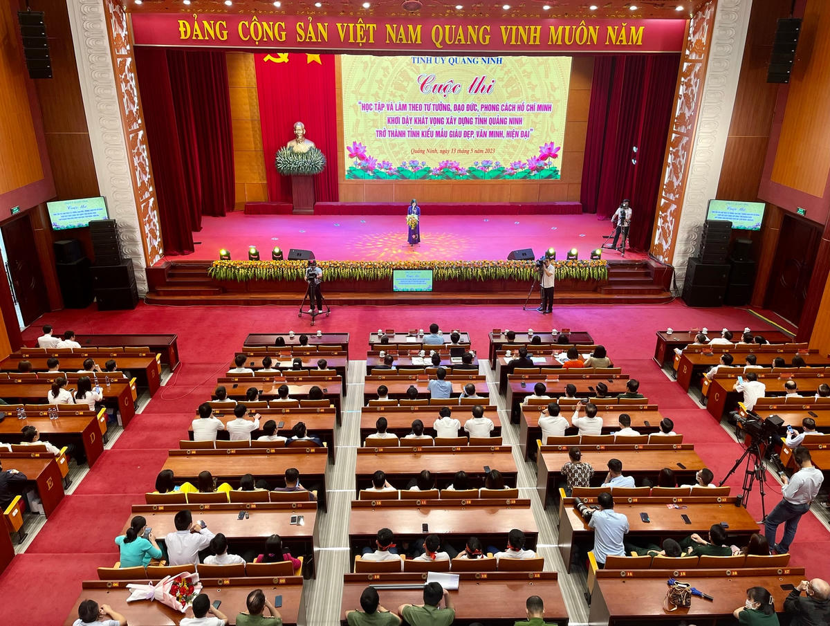 Quang cảnh cuộc thi.