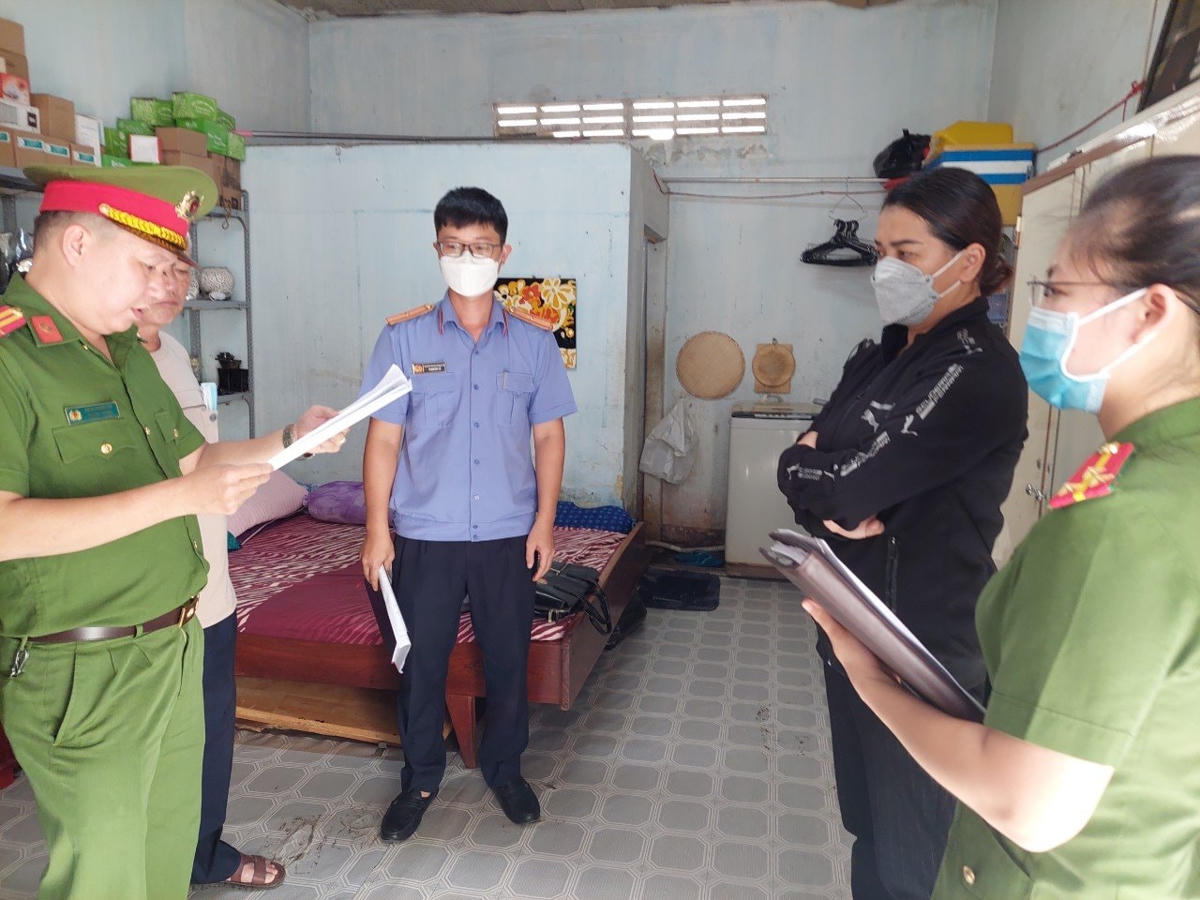 Khởi tố, bắt giam nữ Phó Chủ tịch Hội nông dân TP Buôn Ma Thuột  vì tội “Tham ô tài sản”.