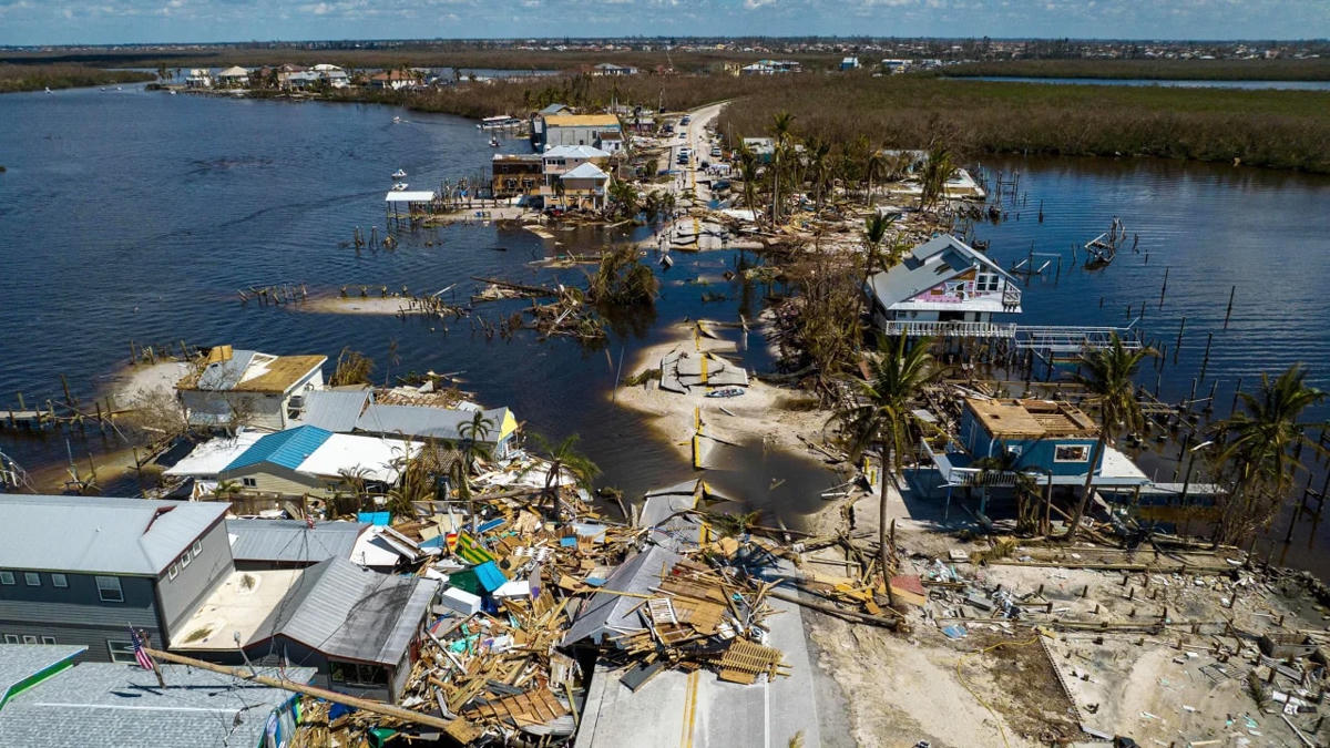 Bão Ian khiến bang Florida (Mỹ) bị tàn phá nghiêm trọng. 