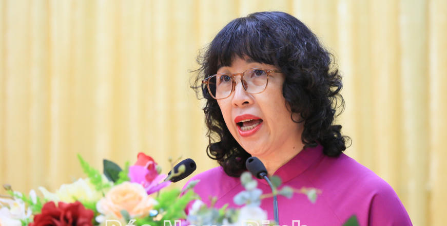 PGS.TS Đỗ Lan Hiền tham luận.