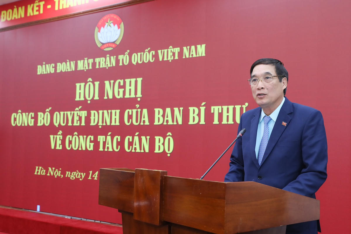 Bí thư Tỉnh ủy, Chủ tịch HĐND, Trưởng Đoàn Đại biểu Quốc hội tỉnh Phú Thọ Bùi Minh Châu phát biểu tại Hội nghị.