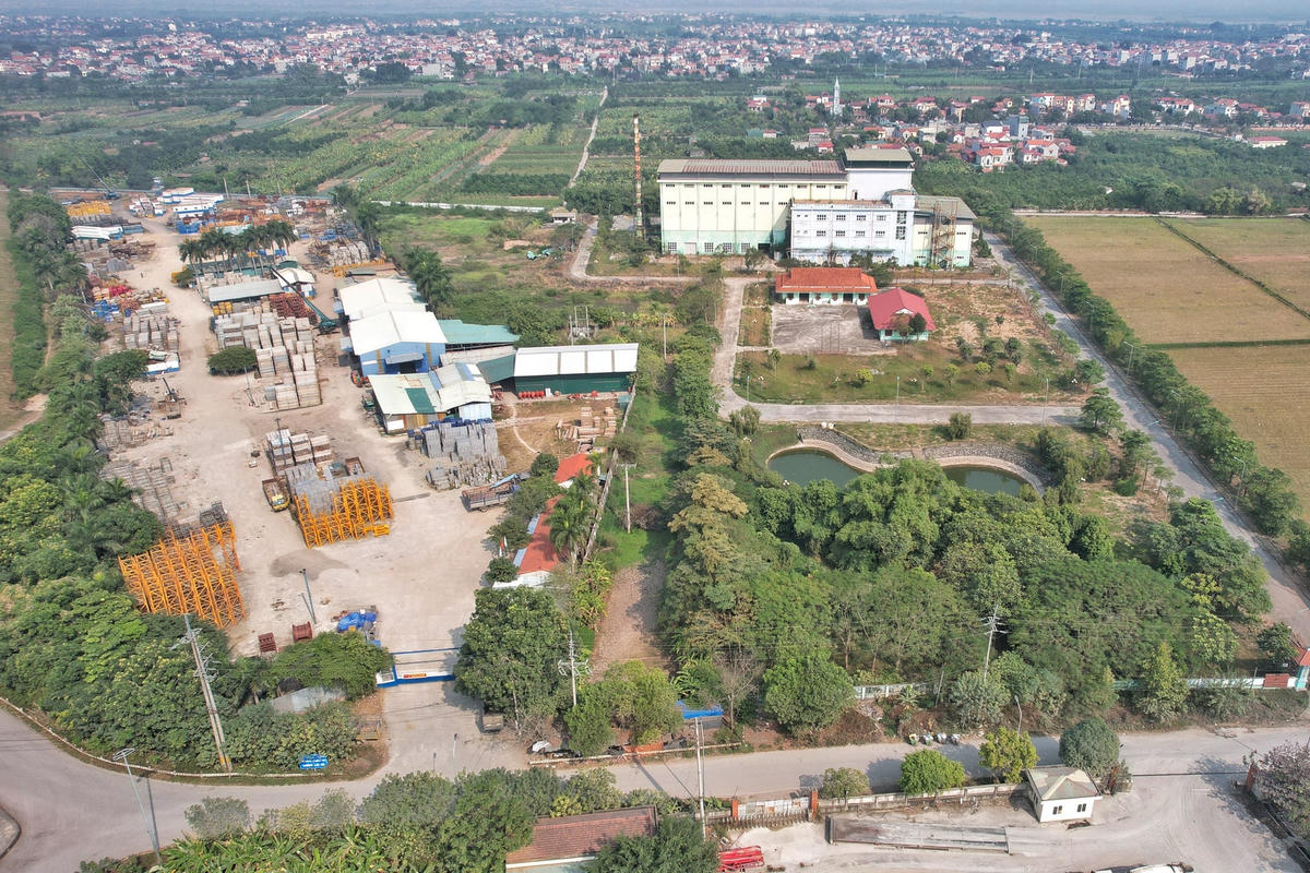 Dự án Nhà máy xử lý và chế biến rác Phương Đình nằm trên địa bàn xã Thọ Xuân, Đan Phượng, Hà Nội được xây dựng trên diện tích hơn 4,7ha, với tổng mức đầu tư hơn 270 tỷ đồng do Công ty cổ phần đầu tư Thành Quang làm chủ đầu tư.