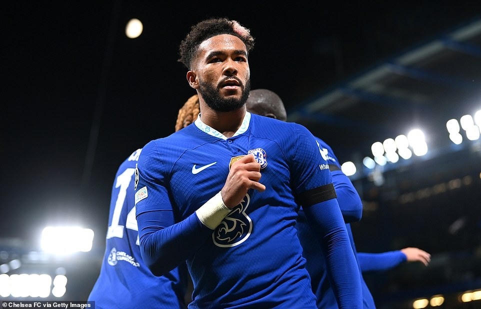 Reece James ấn định chiến tháng 3-0 cho Chelsea (ảnh: Getty).