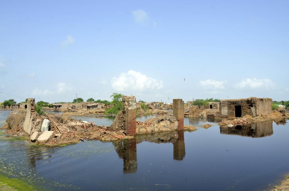 Những vùng đất ngập nước do lũ lụt ở Pakistan. Ảnh: AP.