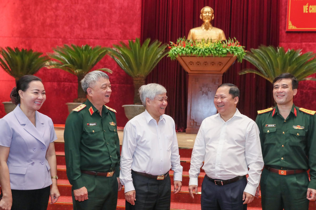 Bí thư Trung ương Đảng, Chủ tịch UBTƯ MTTQ  Việt Nam Đỗ Văn Chiến và các đại biểu dự Hội nghị
