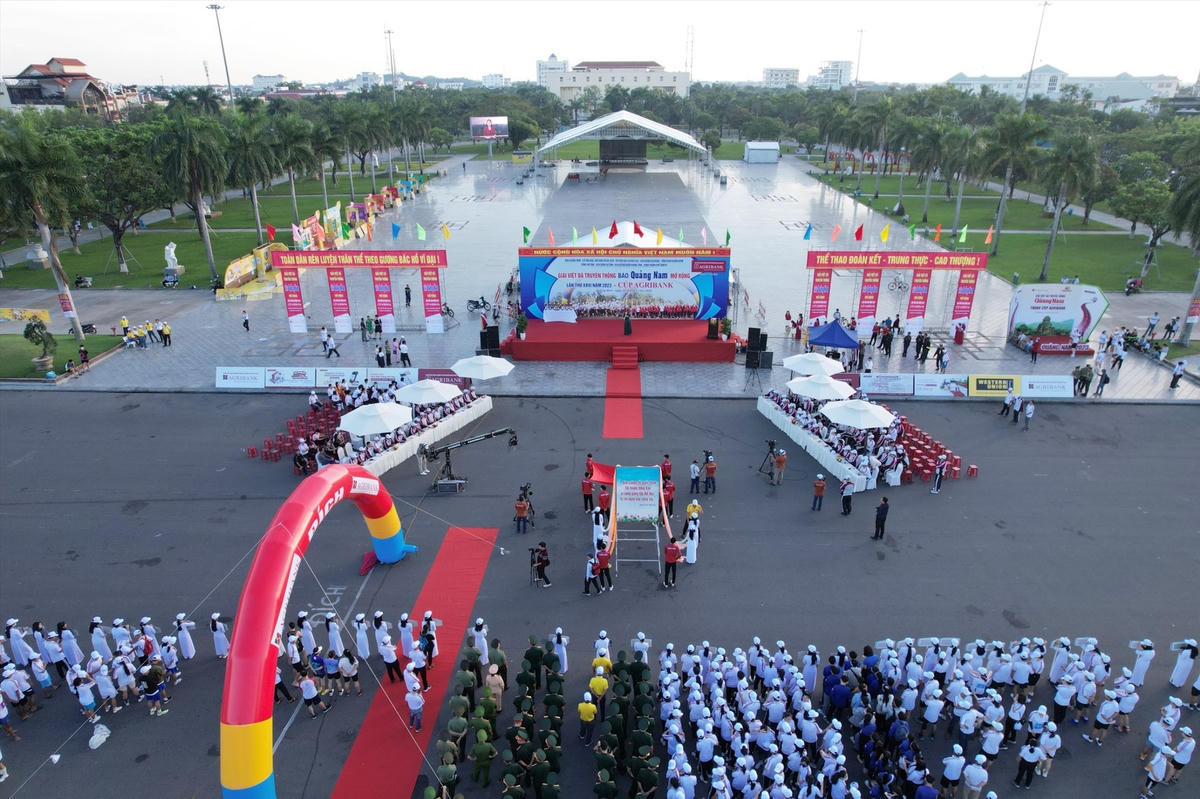 Quang cảnh Giải Việt dã truyền thống Báo Quảng Nam mở rộng lần thứ XXVI.