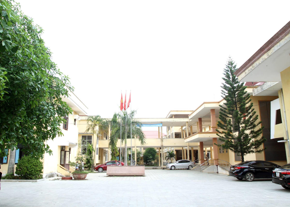 Giám đốc BVĐK KV Triệu Hải phê duyệt danh mục tài sản mua sắm không đúng thẩm quyền (Ảnh: Facebook Bệnh viện Triệu Hải).