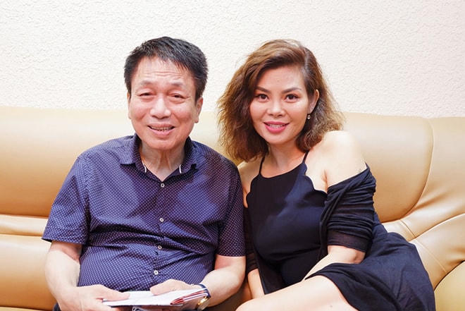 Ca sĩ Ngọc Anh một lần tới thăm nhạc sĩ Phú Quang.  
