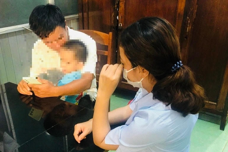 Anh đã làm đơn gửi ra tòa án để yêu cầu quyền được nuôi con.