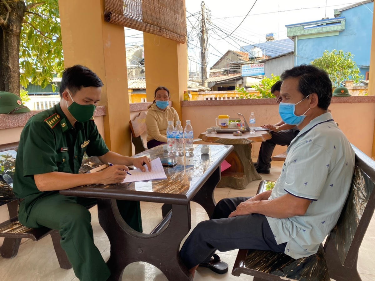 Các thuyền viên trên tàu cá QNg 90918TS kể lại sự việc.