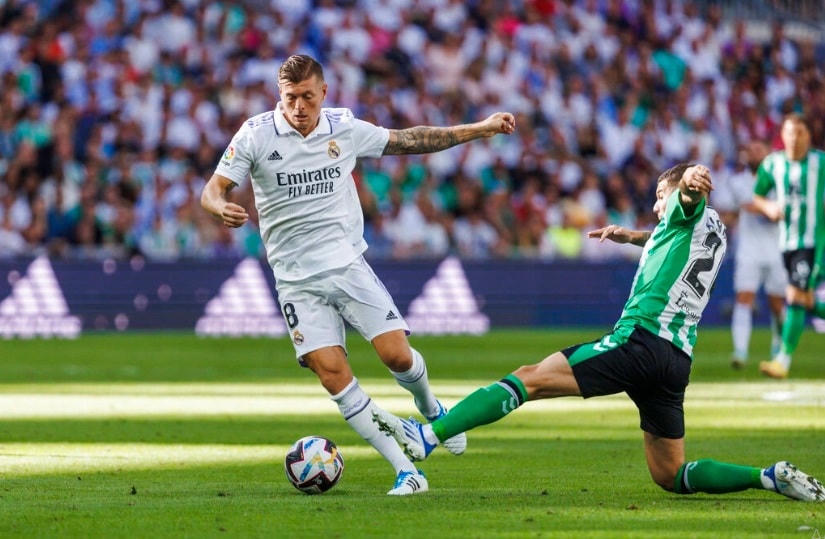 Real Madrid gặp nhiều khó khăn ở hiệp 1 sau khi Betis gỡ hòa. (Ảnh: AP).