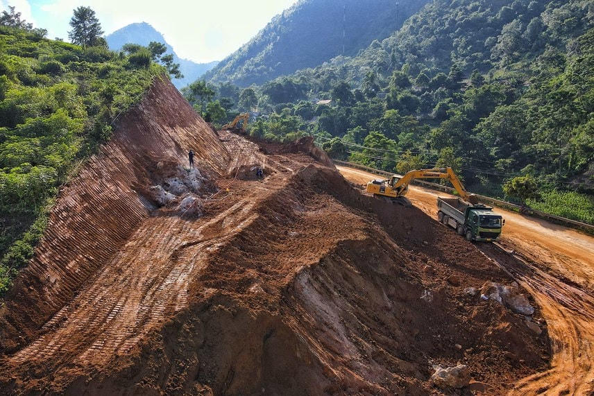 Nhiều dự án thành phần Cao tốc Bắc-Nam giai đoạn 2021-2025 đang thiếu nguồn vật liệu cát, đất đắp khiến dự án bị chấm tiến độ so với kế hoạch đã đề ra.