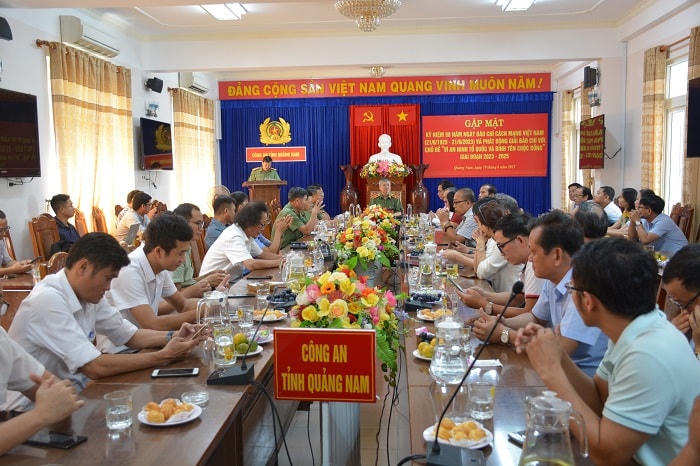 Quang cảnh buổi gặp mặt.