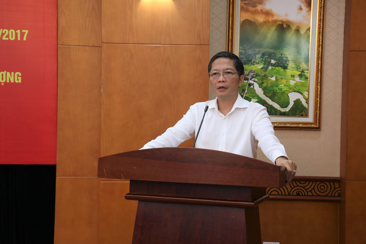 Trưởng ban Kinh tế Trung ương Trần Tuấn Anh phát biểu tại phiên họp.