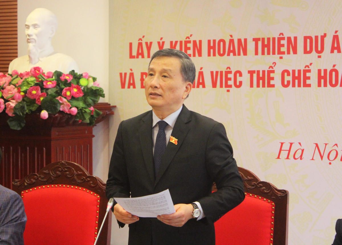 Ông Lê Quang Huy, Chủ nhiệm Ủy ban Khoa học, Công nghệ và Môi trường của Quốc hội phát biểu tại Hội thảo.