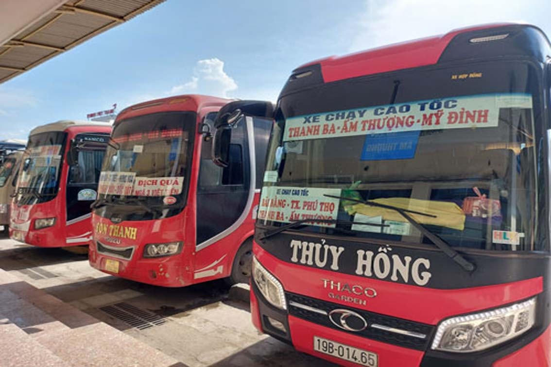 Doanh nghiệp vận tải gặp rất nhiều khó khăn khi giá xăng dầu tăng cao. Ảnh: NLĐ