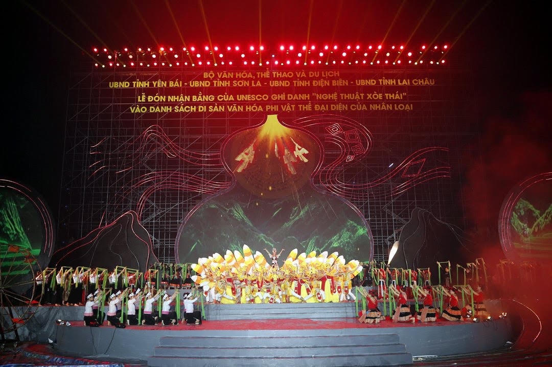 Lễ đón nhận Bằng của UNESCO ghi danh 'Nghệ thuật Xoè Thái'
