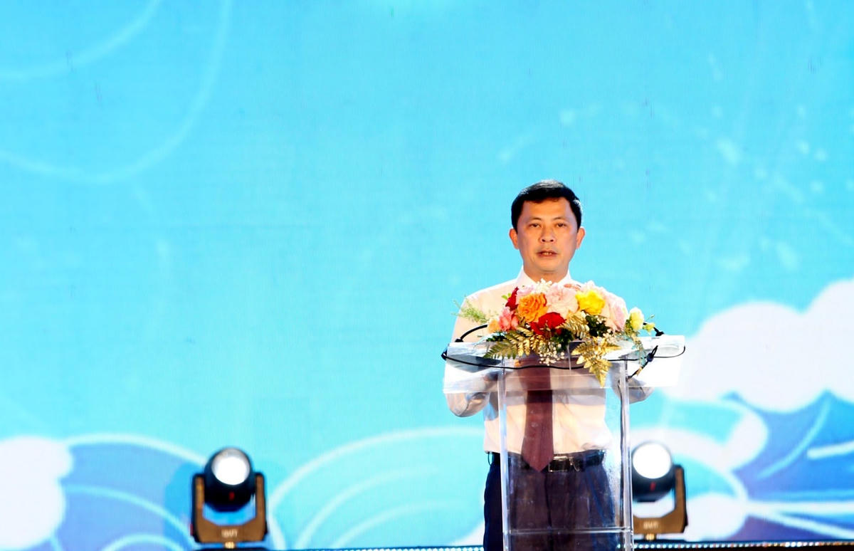 Ông Lê Ngọc Châu, Phó Chủ tịch UBND tỉnh Hà Tĩnh phát biểu khai mạc.