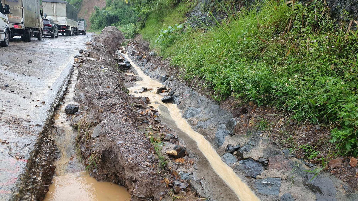 Giám đốc Sở GTVT Hoà Bình thông tin, hiện dự án mở rộng tuyến dốc Cun đã được duyệt và triển khai thi công,  Sở sẽ báo cáo Tổng cục Đường bộ Việt Nam có những điều chỉnh thiết kế kỹ thuật, xử lý cơ bản những vị trí sạt trượt như trên. Trước mắt thì vẫn làm theo thiết kế cũ, đánh giá lại những vị trí sạt lở để có báo cáo tổng thể Tổng cục đường bộ.