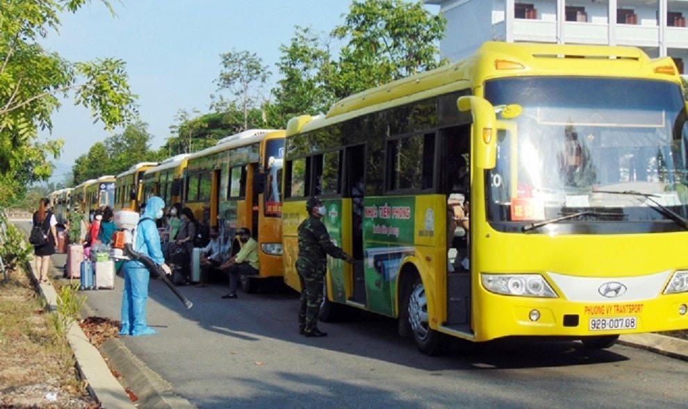Một chuyến đưa công dân về cách ly ở Quảng Nam.