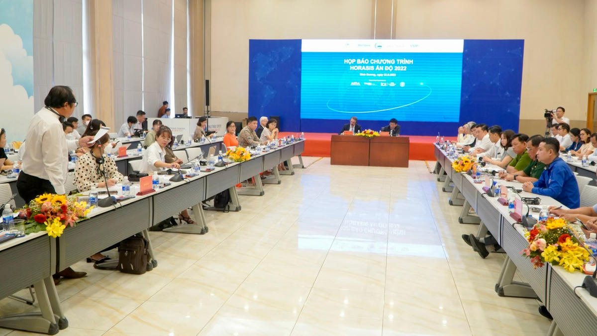 Quang cảnh buổi họp báo.