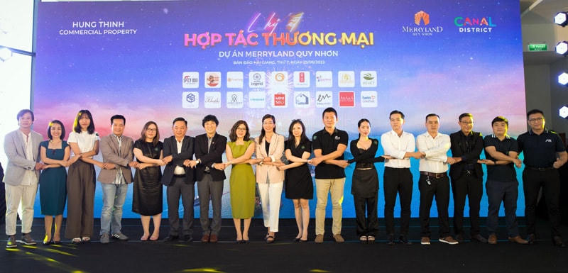 Các đối tác tham gia Lễ ký kết hợp tác thương mại tại dự án MerryLand Quy Nhơn.
