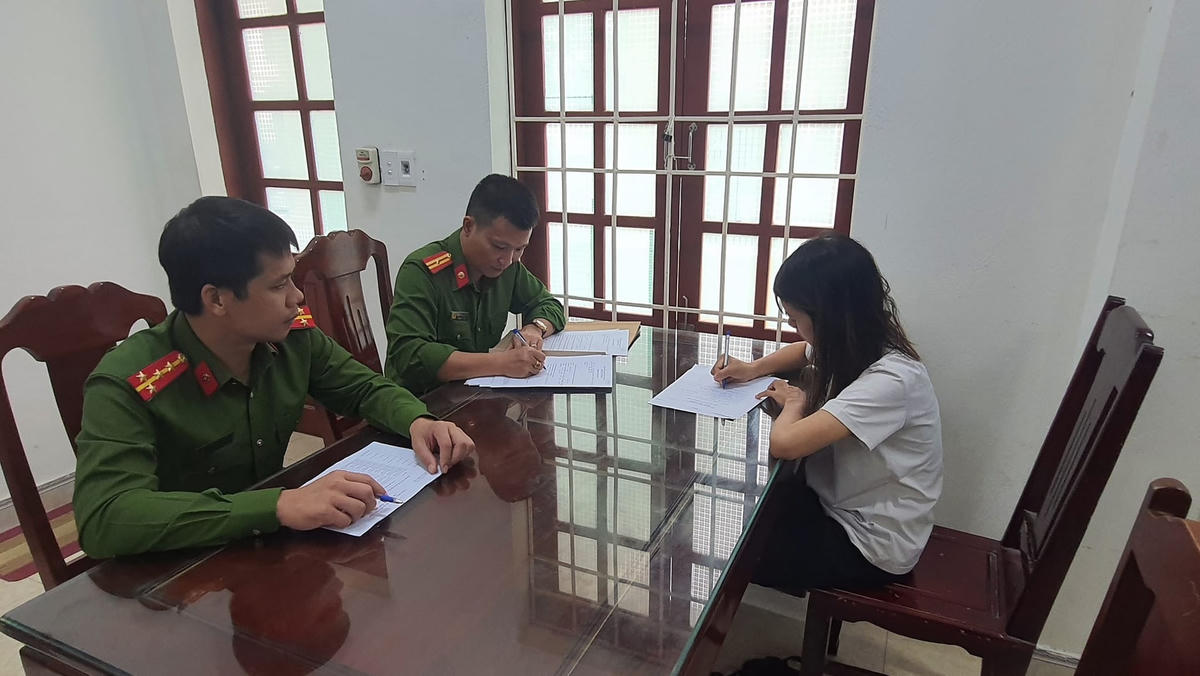 Sau khi rời khỏi Viettel Nông Cống, Minh đã nghĩ ra việc lừa đảo người dân.