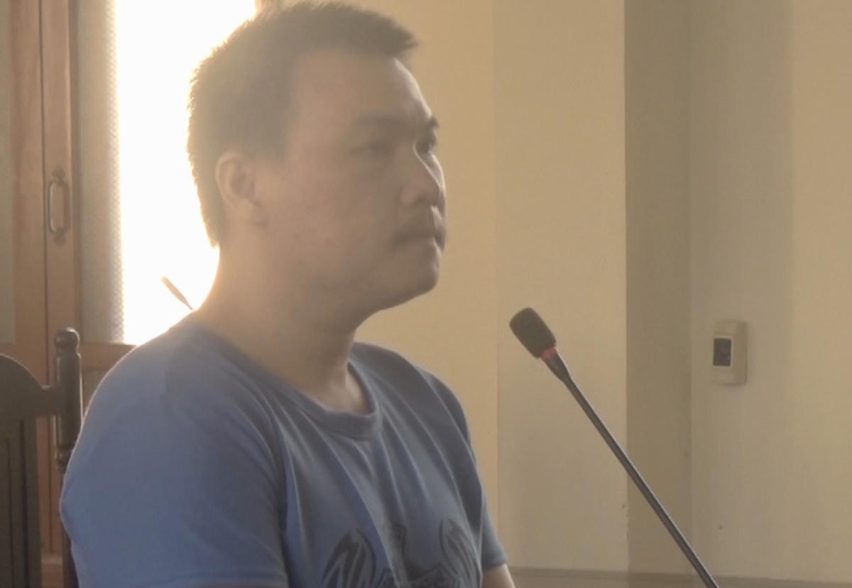 Bị cáo Bùi Tá Hậu tại TAND tỉnh Quảng Ngãi. (Ảnh CTV).