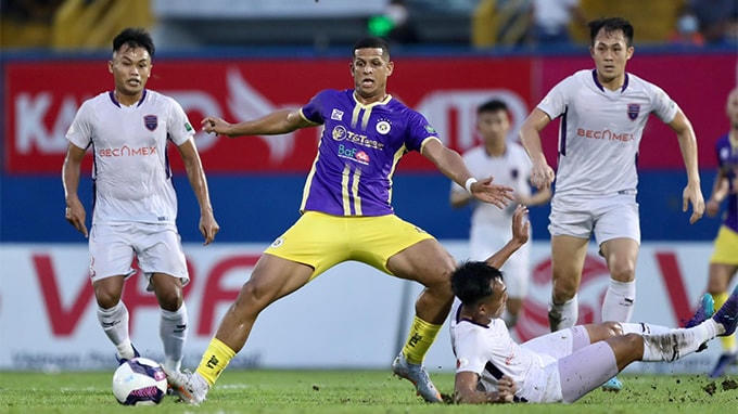 Hà Nội FC đã chứng tỏ được sức mạnh, bản lĩnh của mình với chức vô địch lượt đi.