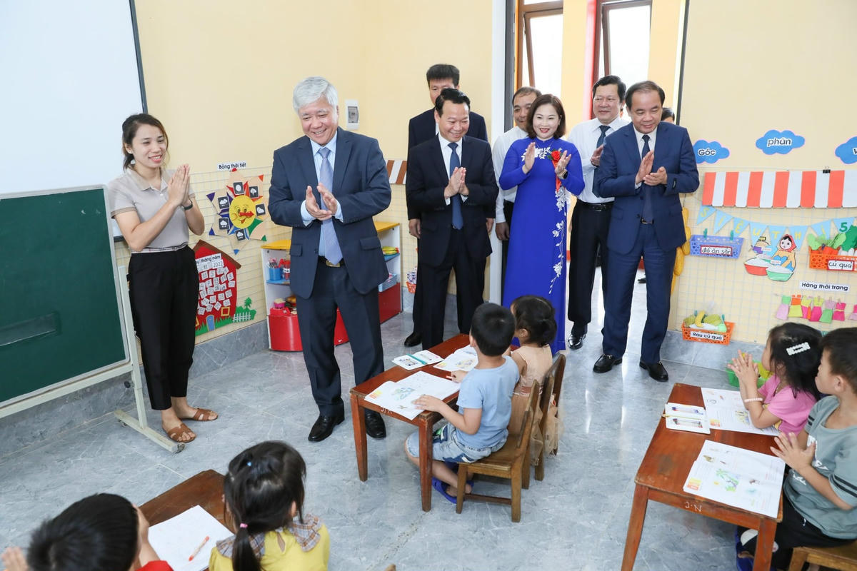 Giữ mãi ngọn lửa tình yêu nghề giáo