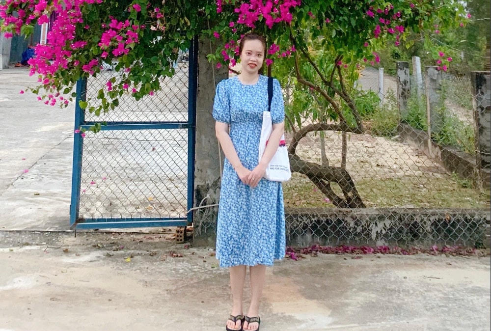 Chị Yến đang làm ở văn phòng công chức nhưng tình nguyện nhập ngũ.