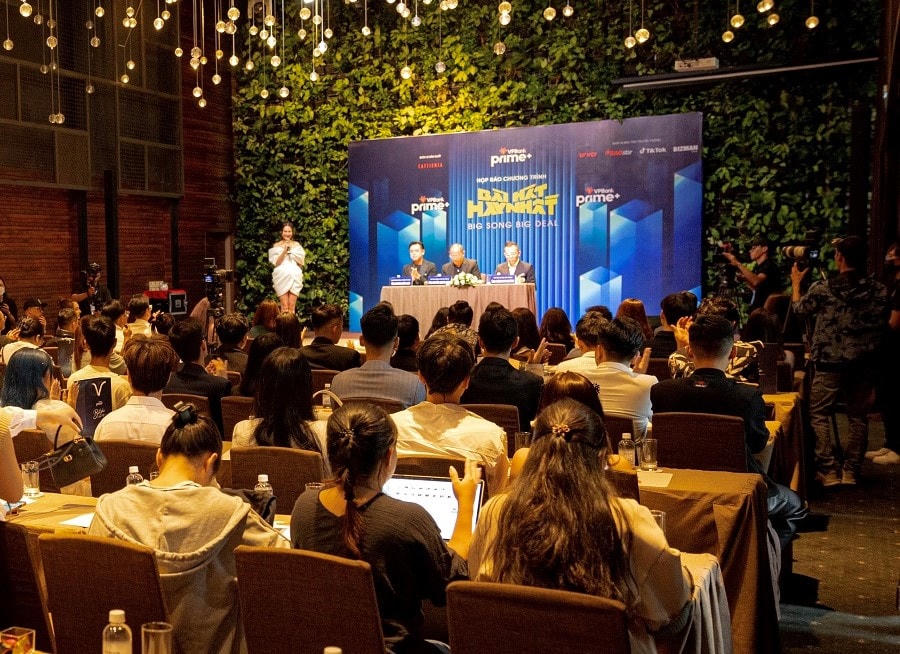 Toàn cảnh cuộc họp.