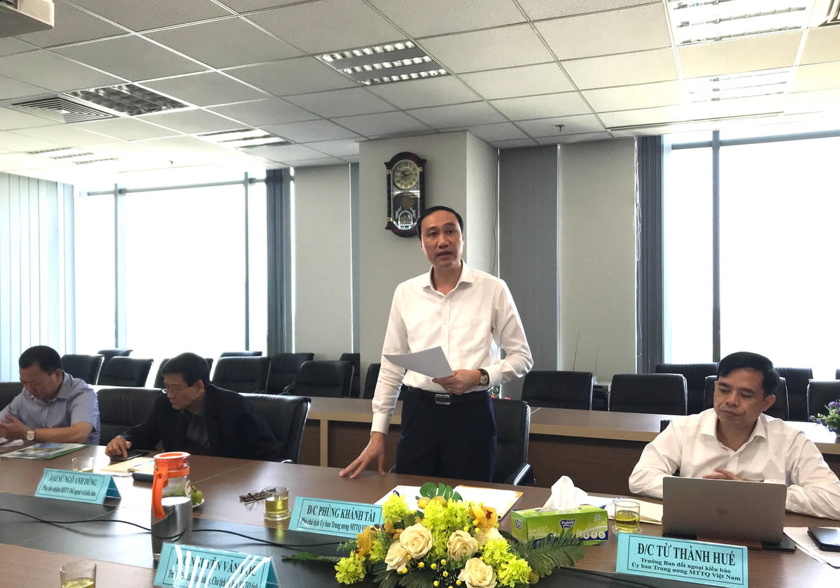 Phó Chủ tịch Phùng Khánh Tài phát biểu tại buổi làm việc.