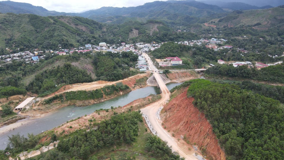 Một góc thị trấn thị trấn PRao, huyện Đông Giang.